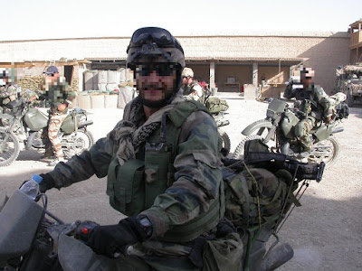 Commandos à moto A8